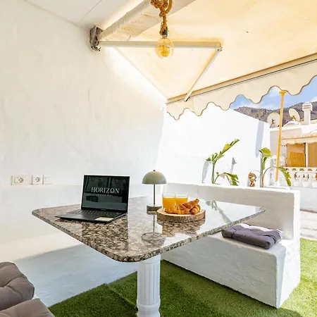 Holiday home Horizon Vacation - Coastal Oasis Shared Pool Terrace Smart Tv