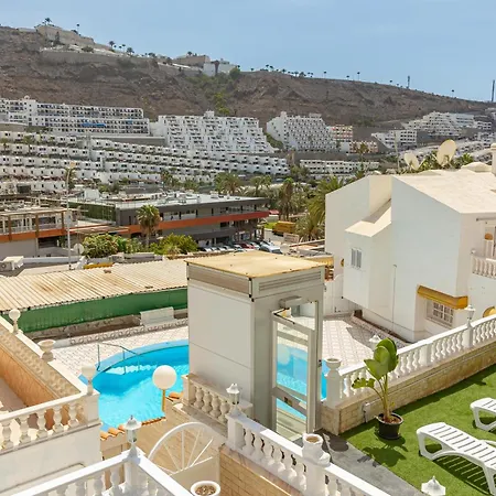 Holiday home Horizon Vacation - Coastal Oasis Shared Pool Terrace Smart Tv Mogan